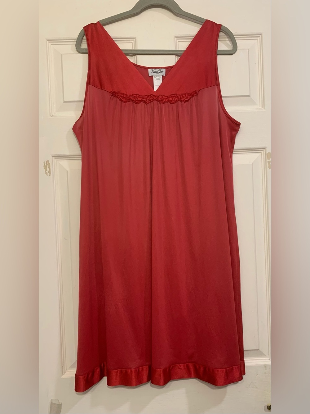 Vintage Vanity Fair Large Red Sangria Sleeveless Nightgown. 3484